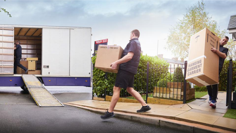 removalists packing truck
